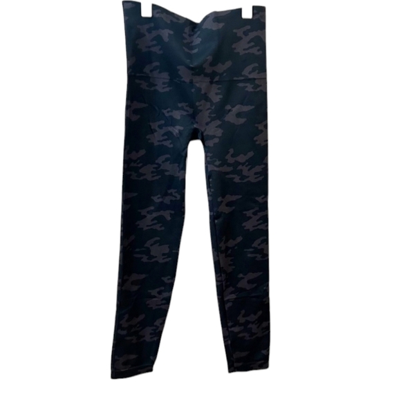 SPANX Look at Me Now Black Camo Leggings NEW - Picture 4 of 4